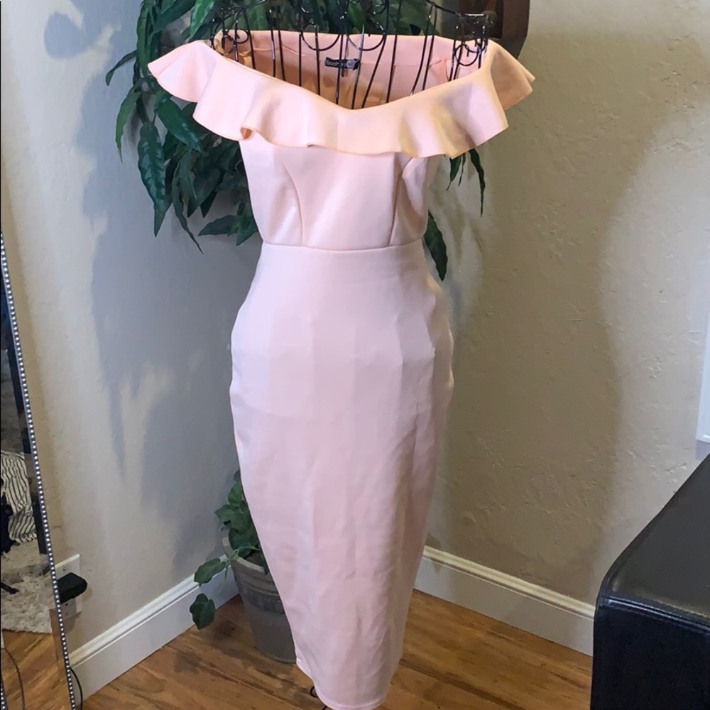 Boohoo blush pencil off shoulder dress - Picture 2 of 8